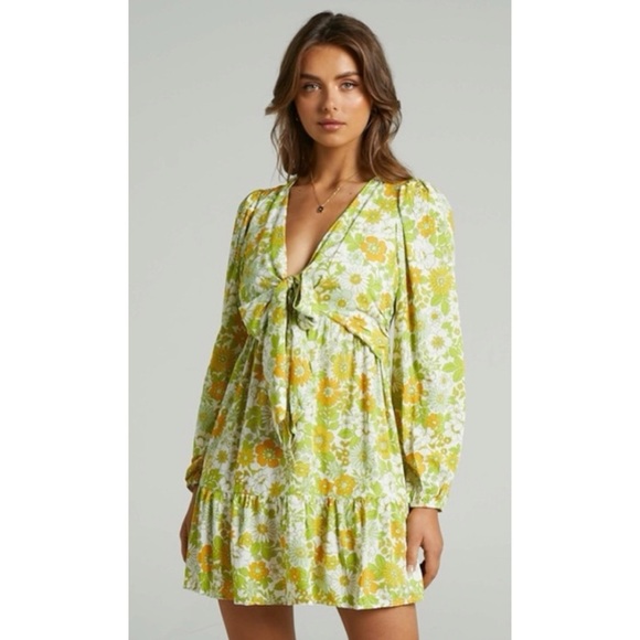 Showpo. Dresses & Skirts - Showpo ‘Sabella’ Floral Dress